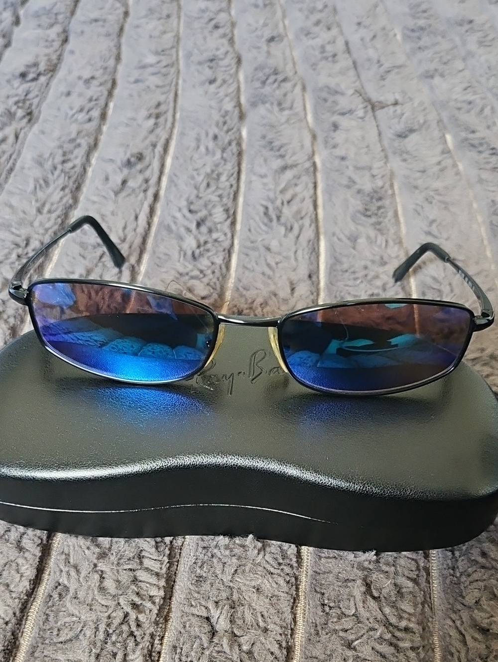 RAY-BAN NEW SLEEK!!!  the Ray-Ban RB 3198